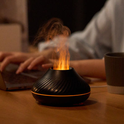 Bon prix Dropshipping Dernier diffuseur de flamme lumineuse RGB diffuseur d'arôme 130Ml 3d coloré Humidificateur de flamme Volcan de feu en ligne